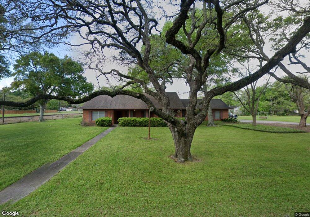 2800 Cottonwood Ave, Bay City, TX 77414 - photo 1