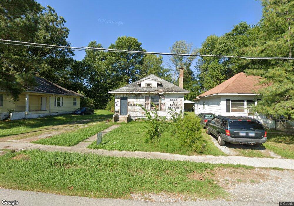 21 S Shaw St, Harrisburg, IL 62946 - photo 1