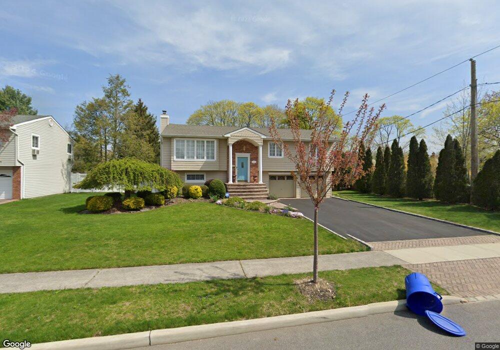 23 Pebble Place, ComMacK, NY 11725 - photo 1