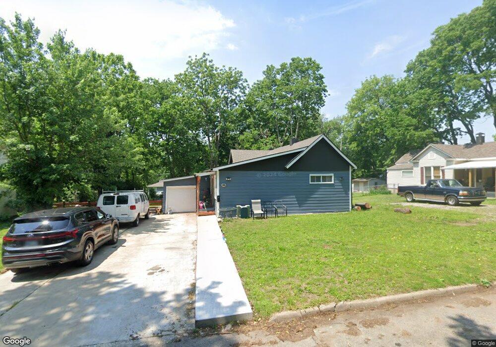 2613 SW Central Park Ave, Topeka, KS 66611 - photo 1