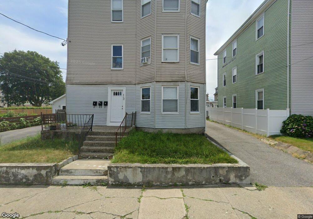 13 Columbine Ave, Pawtucket, RI 02861 - photo 1