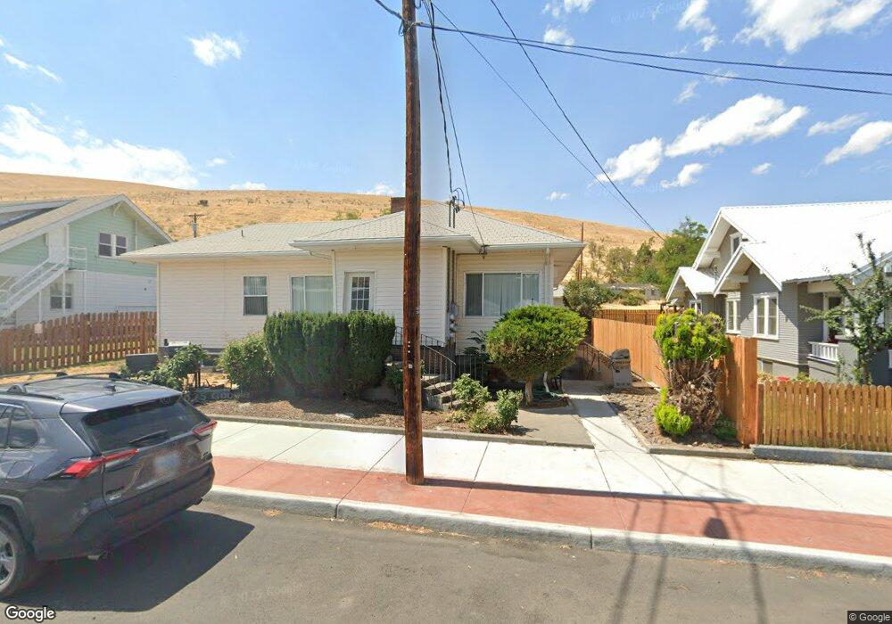 233 N Gale St, Heppner, OR 97836 - photo 1