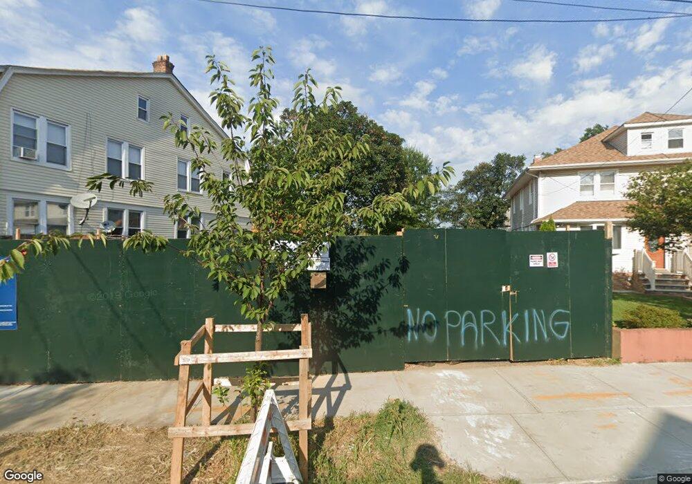 7-15 College Place, College Point, NY 11356 - photo 1