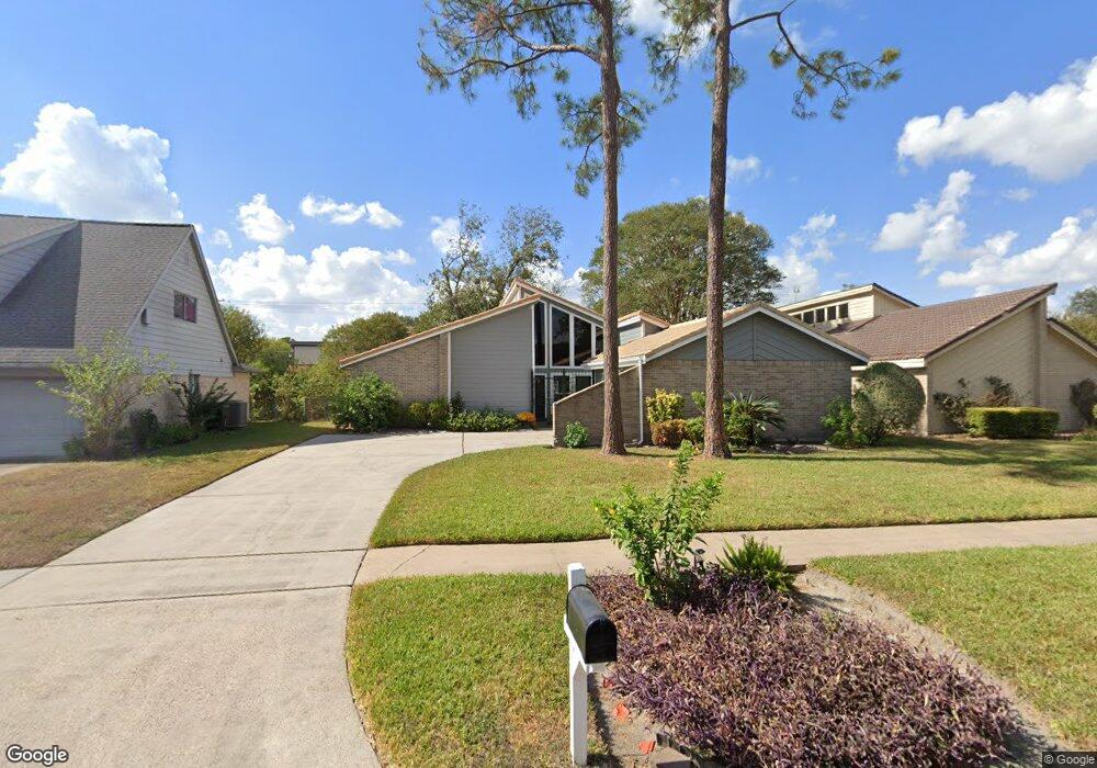 8011 Wray Ct, Houston, TX 77088 - photo 1