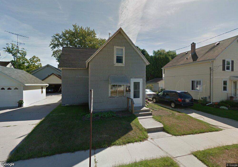 845 N 19th St, Manitowoc, WI 54220 - photo 1