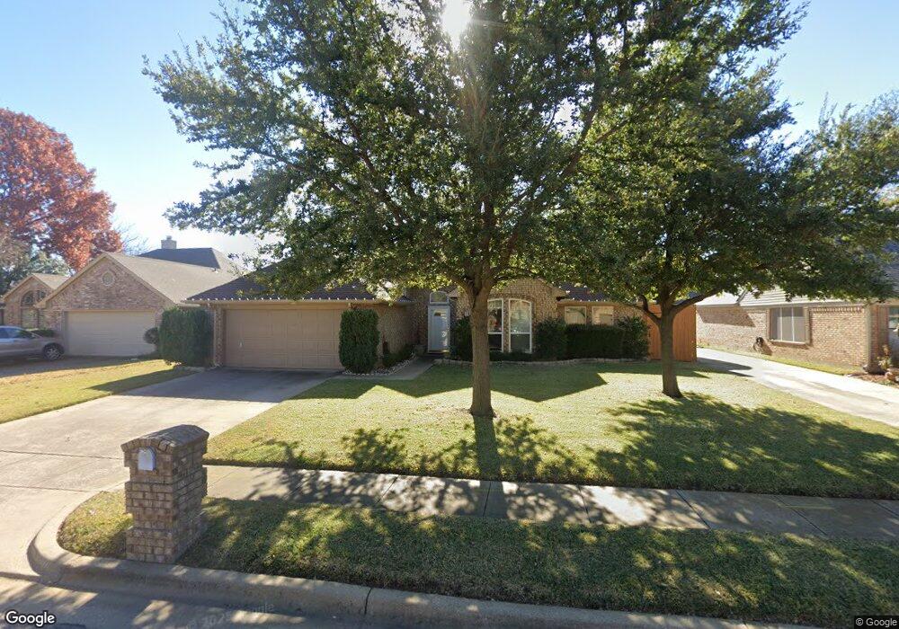 2608 Classic Ct E, Bedford, TX 76021 - photo 1