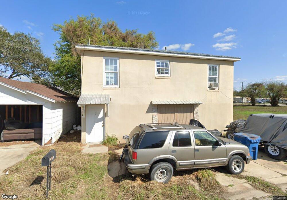 703 E Jones St, Beeville, TX 78102 - photo 1