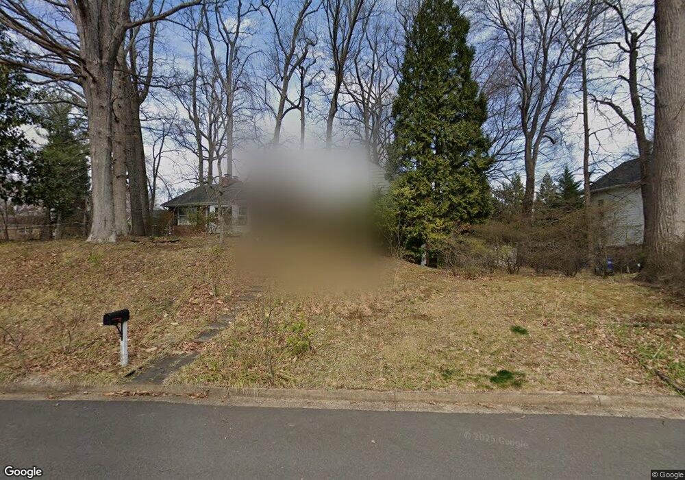 5920 Autumn Dr, McLean, VA 22101 - photo 1