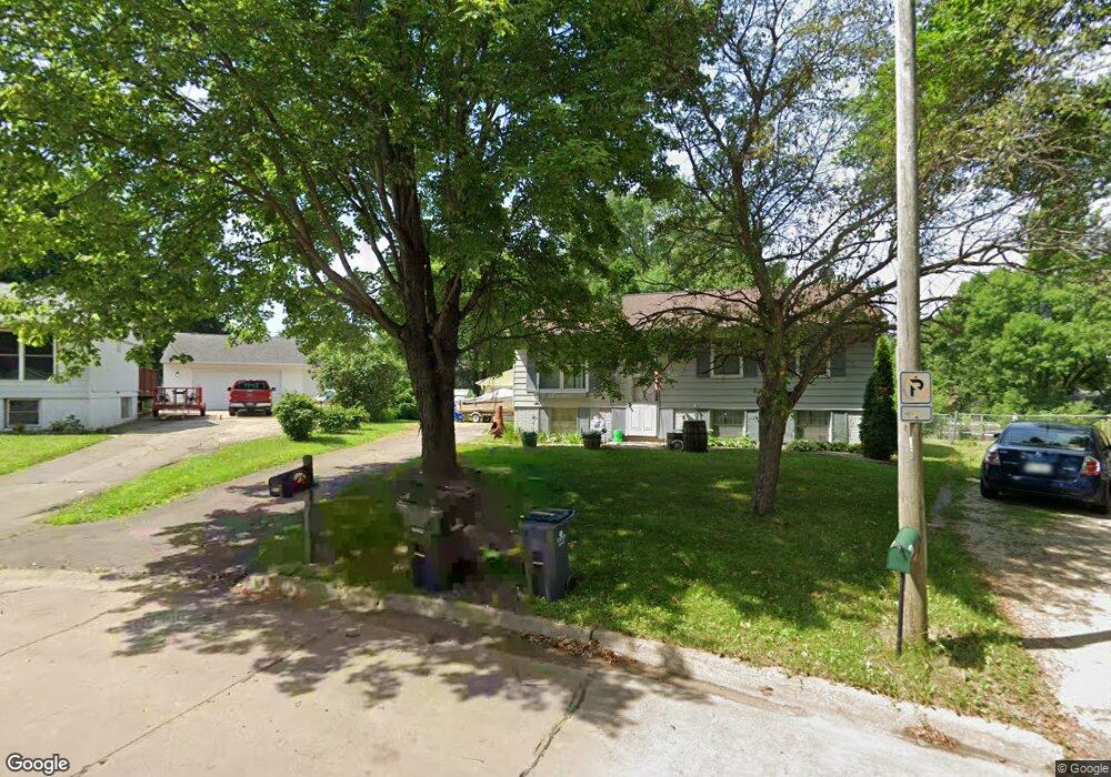 3220 Huxley Ln SW, Cedar Rapids, IA 52404 - photo 1