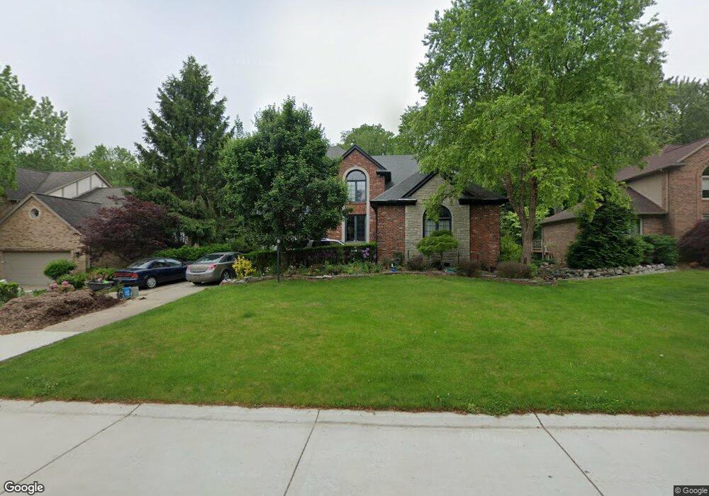 1587 Wakefield Dr, Rochester Hills, MI 48306 - photo 1
