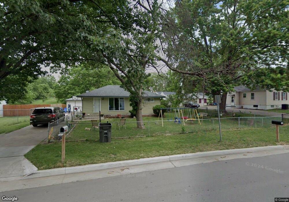 438 E Pleasant View Dr, Des Moines, IA 50315 - photo 1