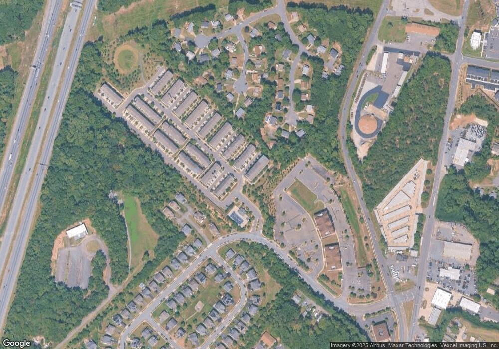 4124 Potomac Highlands Cir, Triangle, VA 22172 - photo 1