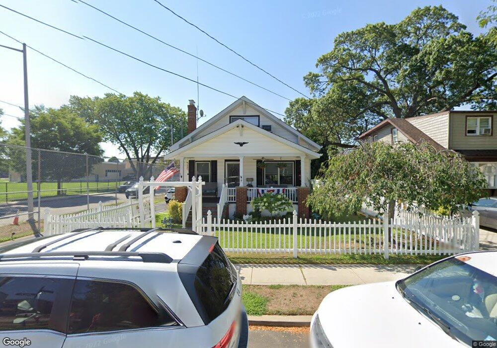 8 Leroy Place, Lynbrook, NY 11563 - photo 1