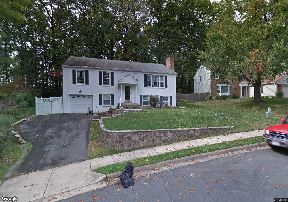 9329 Tovito Dr, Fairfax, VA 22031 - photo 1