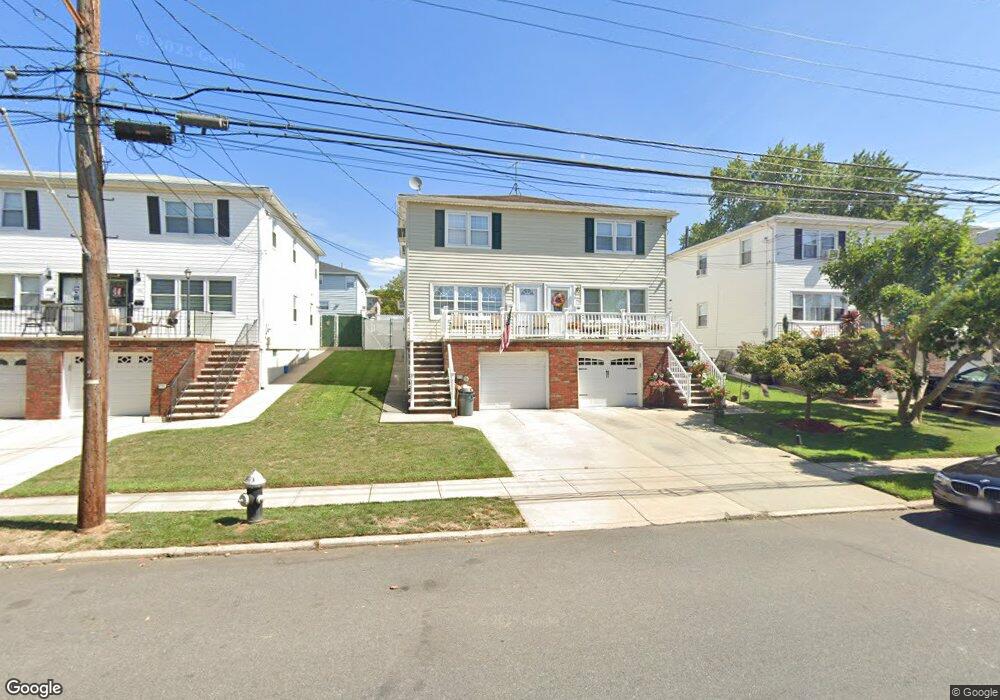 177 Tysens Ln, Staten Island, NY 10306 - photo 1
