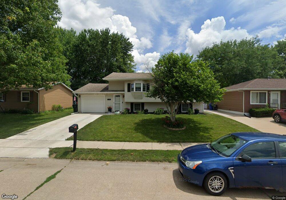 1129 N Blanchard St, Davenport, IA 52804 - photo 1
