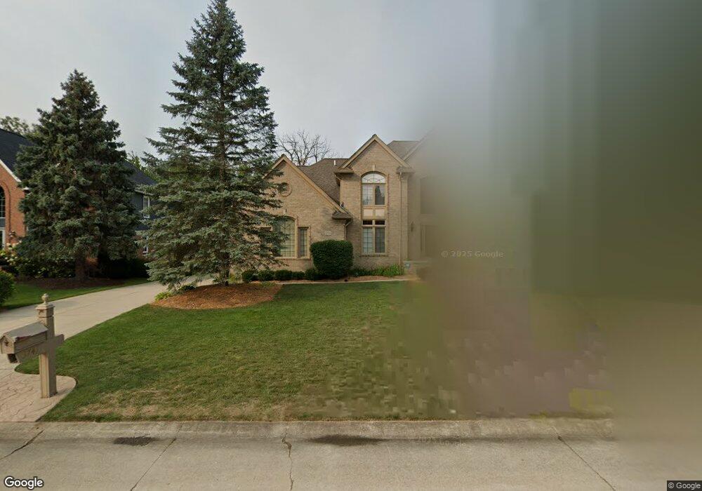 3741 Newcastle Dr, Rochester Hills, MI 48306 - photo 1