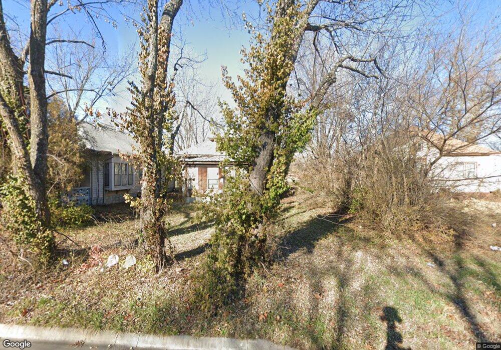 2321 Appleton Ave, Parsons, KS 67357 - photo 1