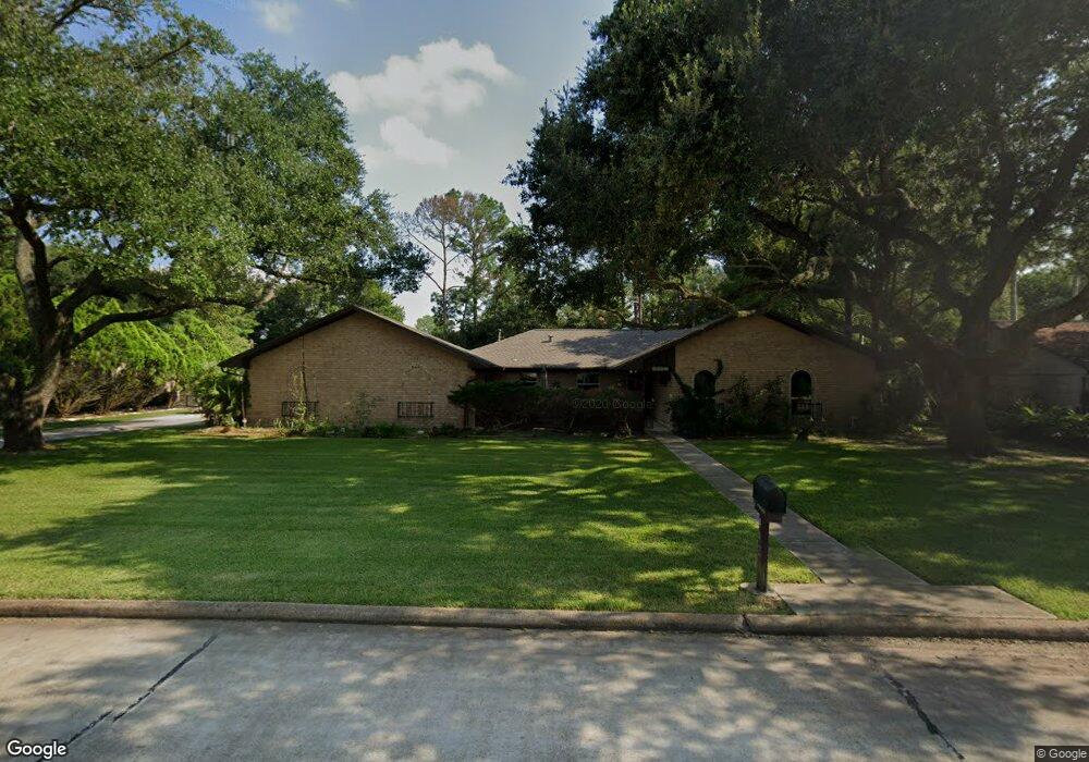 607 Falling Leaf Dr, Friendswood, TX 77546 - photo 1