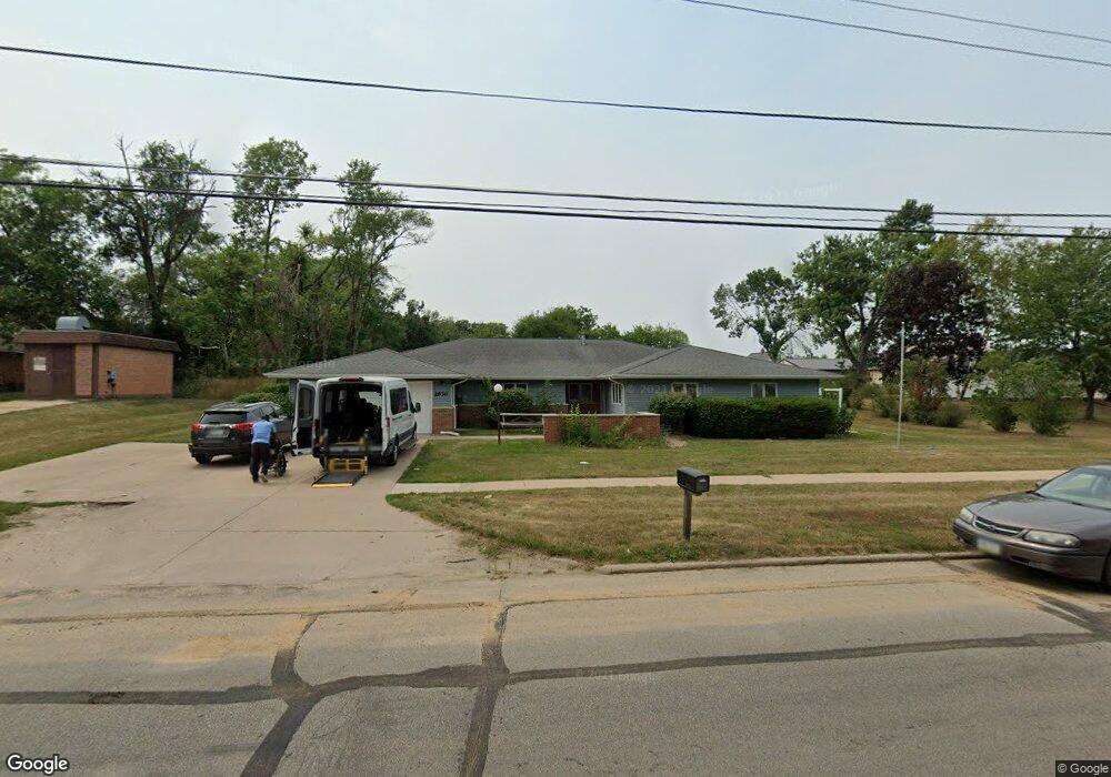 2830 J St SW, Cedar Rapids, IA 52404 - photo 1