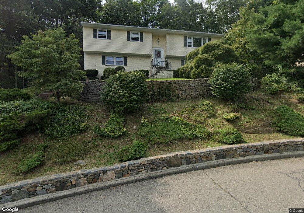 9 Paradise Dr, Scarsdale, NY 10583 - photo 1