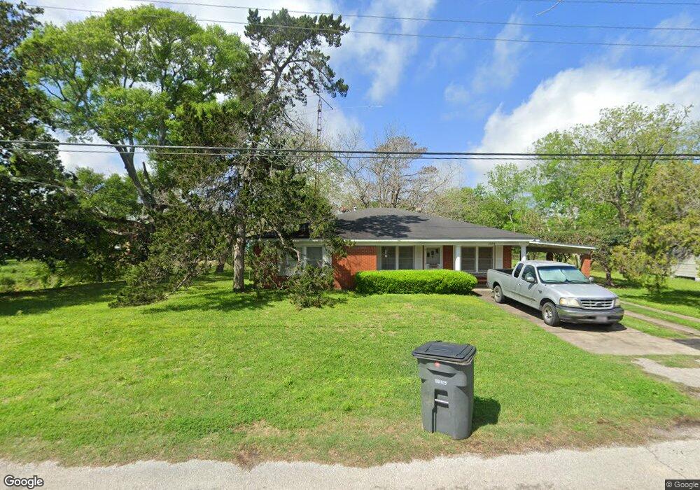 2808 Sycamore Ave, Bay City, TX 77414 - photo 1