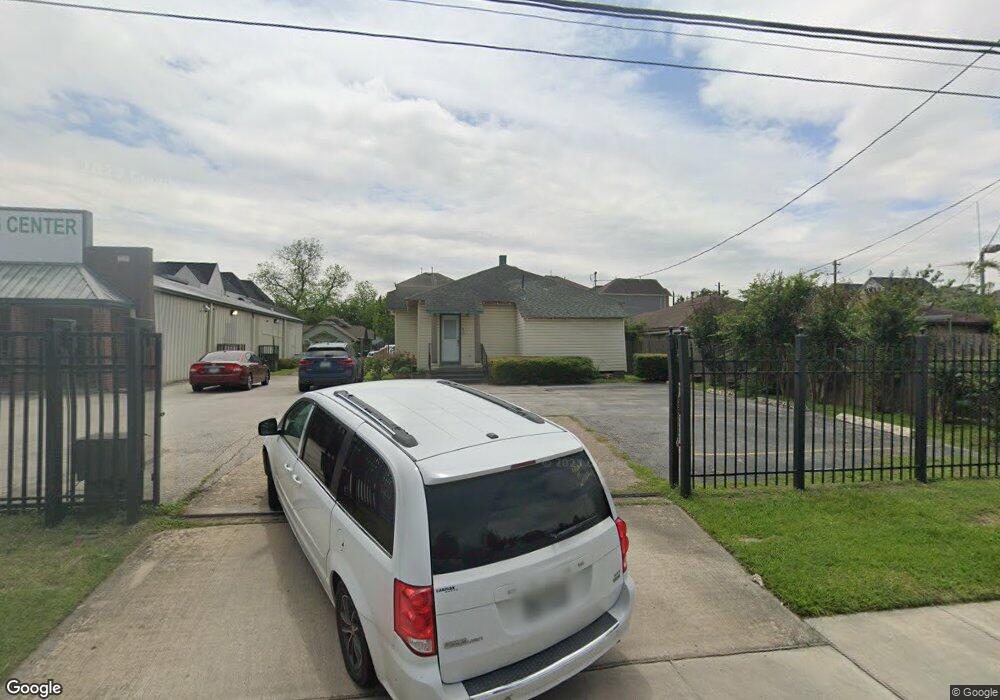 239 North Loop W, Houston, TX 77008 - photo 1