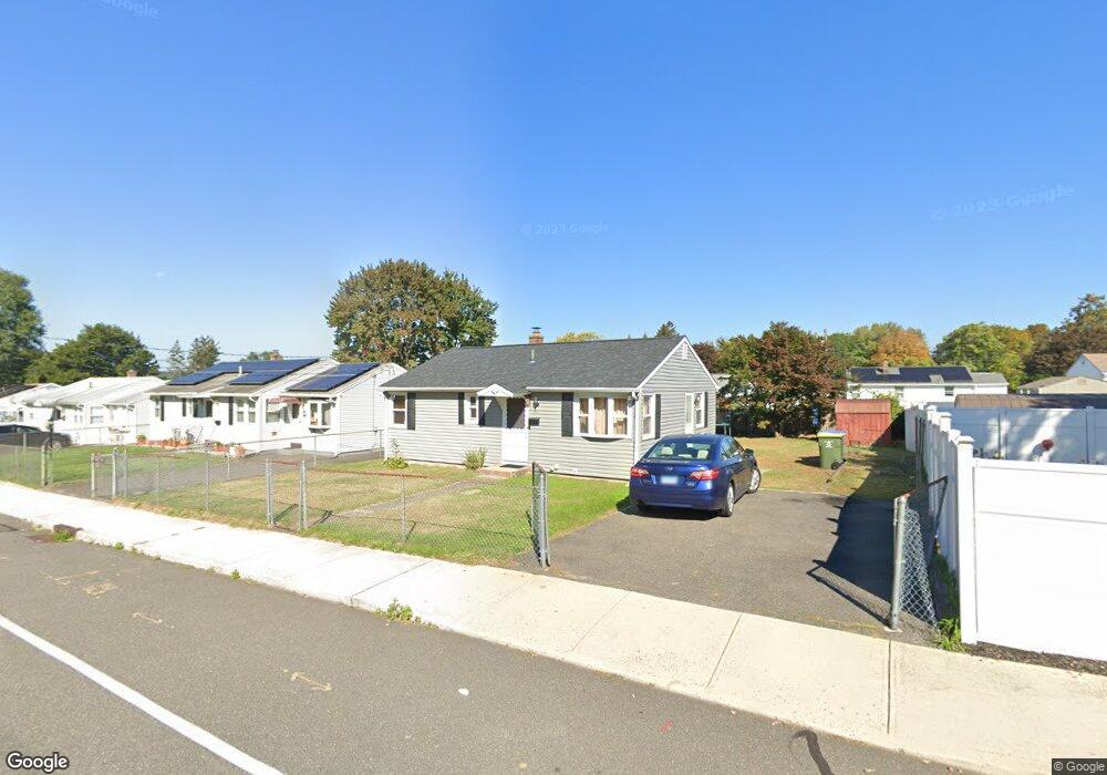 83 Meadowbrook Dr, Waterbury, CT 06706 - photo 1