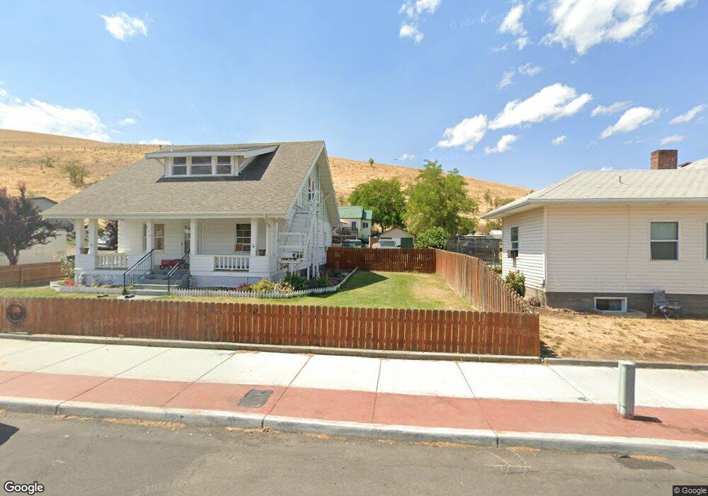 235 W Willow St, Heppner, OR 97836 - photo 1