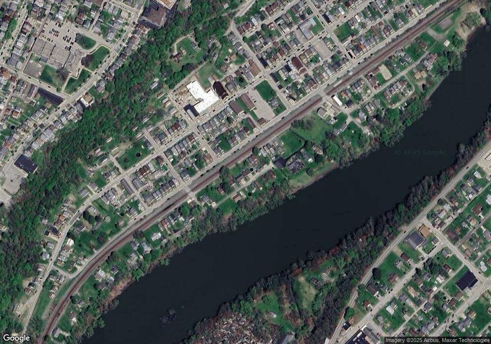 430 Elm St, East Vandergrift, PA 15629 - photo 1