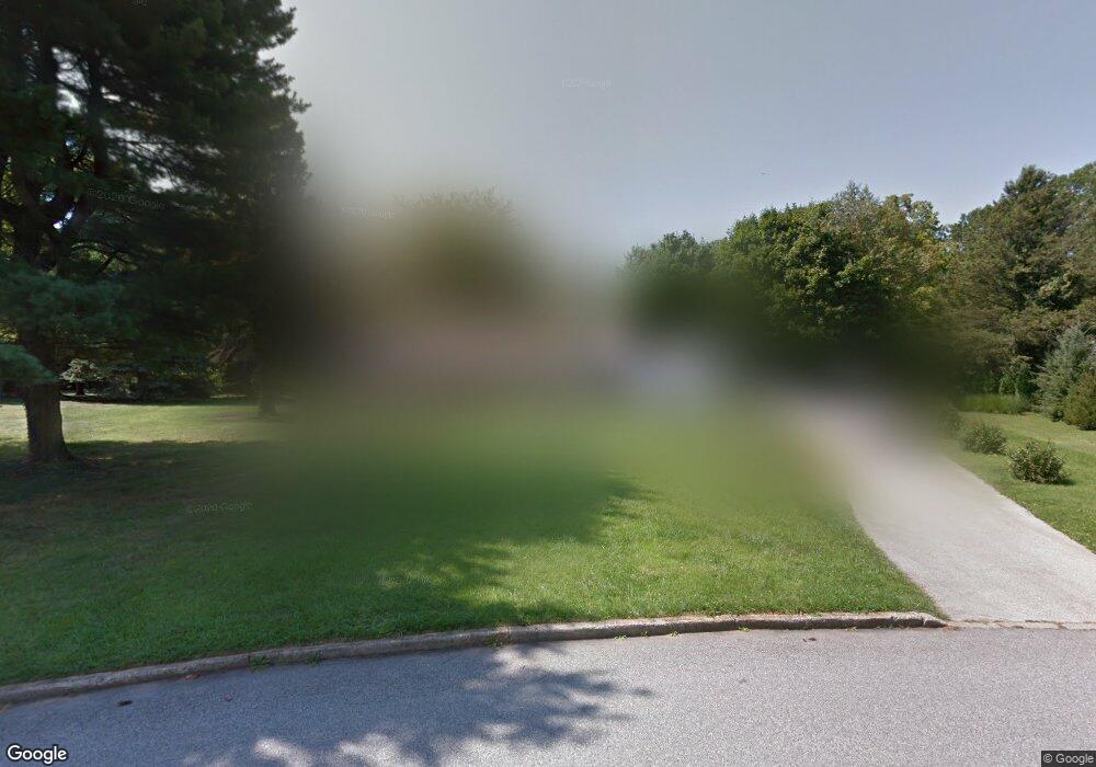 310 Lenape Dr, Berwyn, PA 19312 - photo 1