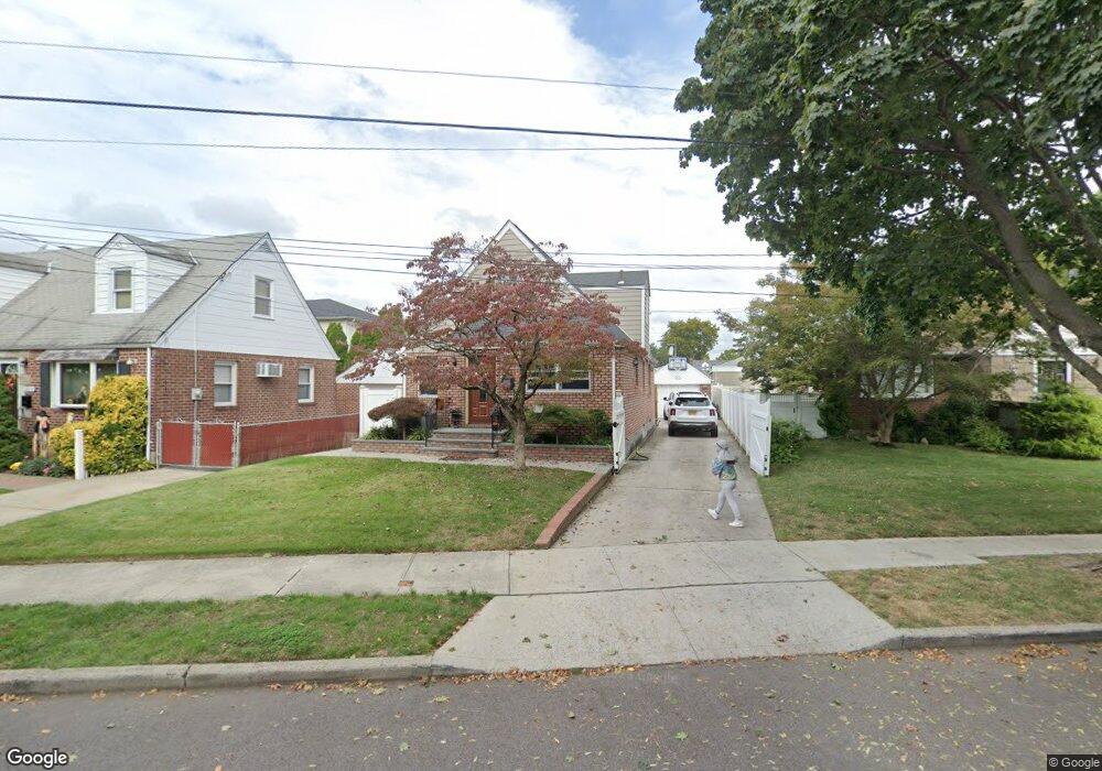 26515 E Williston Ave, Floral Park, NY 11001 - photo 1