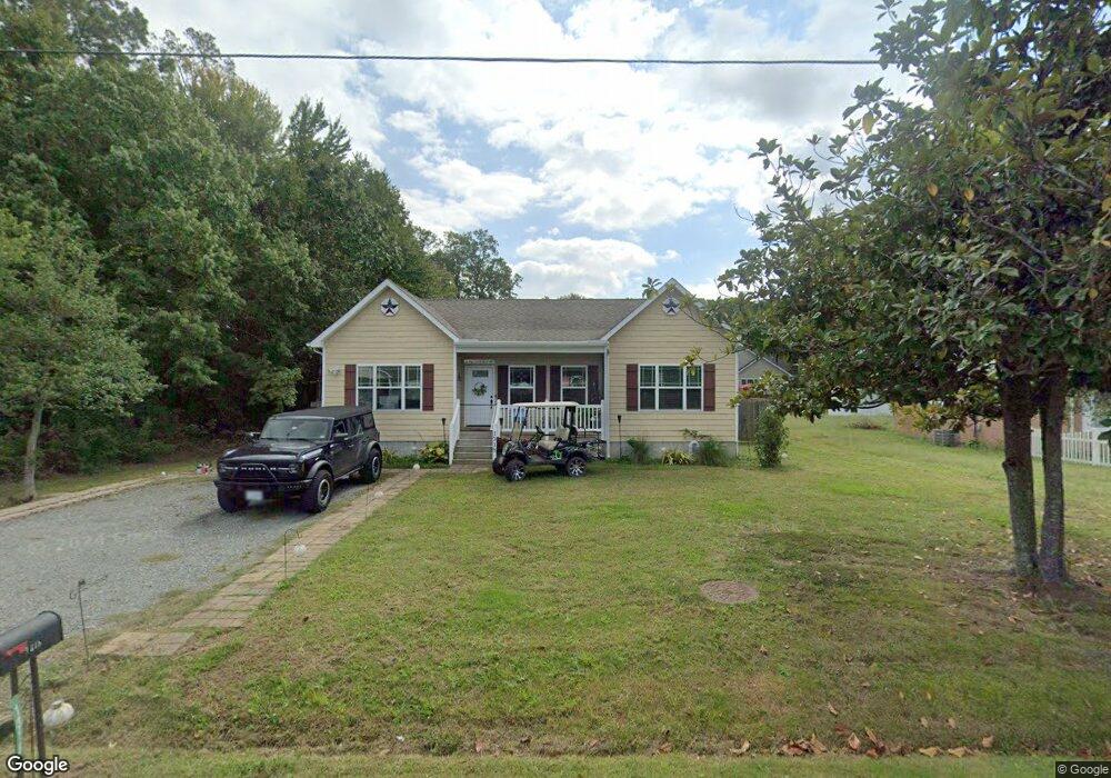 1318 Ebb Tide Dr, Colonial Beach, VA 22443 - photo 1