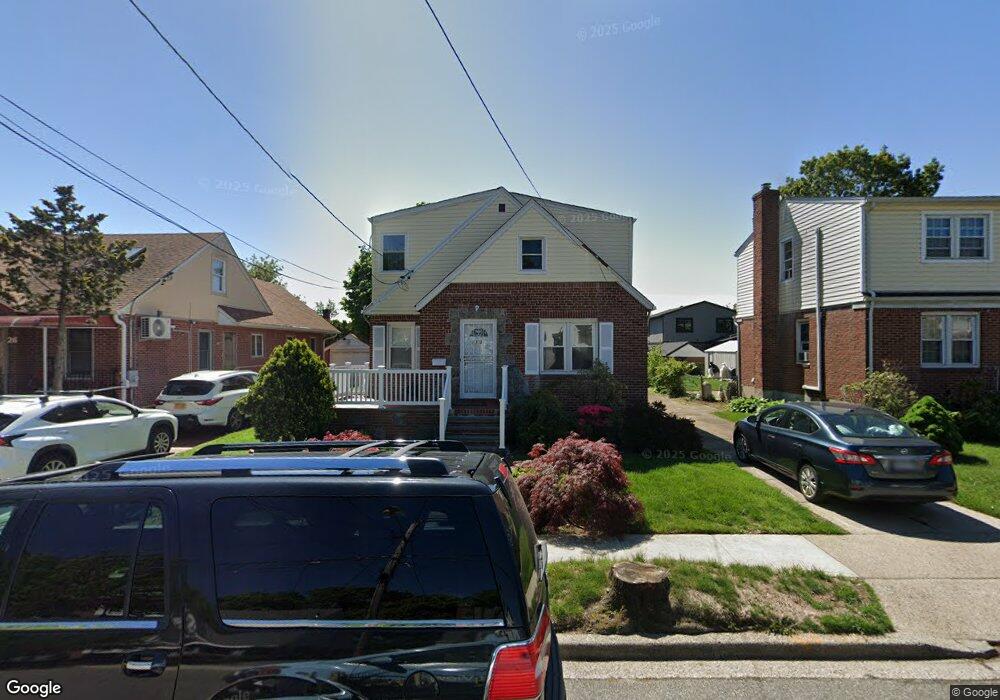 32 Irons Place, New Hyde Park, NY 11040 - photo 1