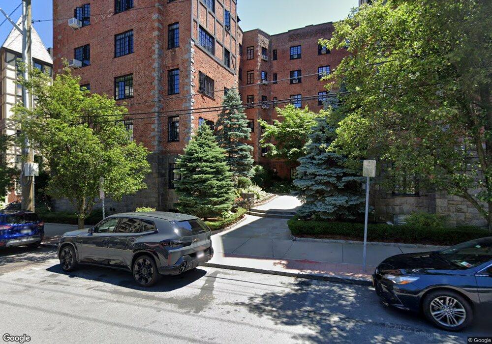 45 Pondfield Rd W unit 2H, Bronxville, NY 10708 - photo 1