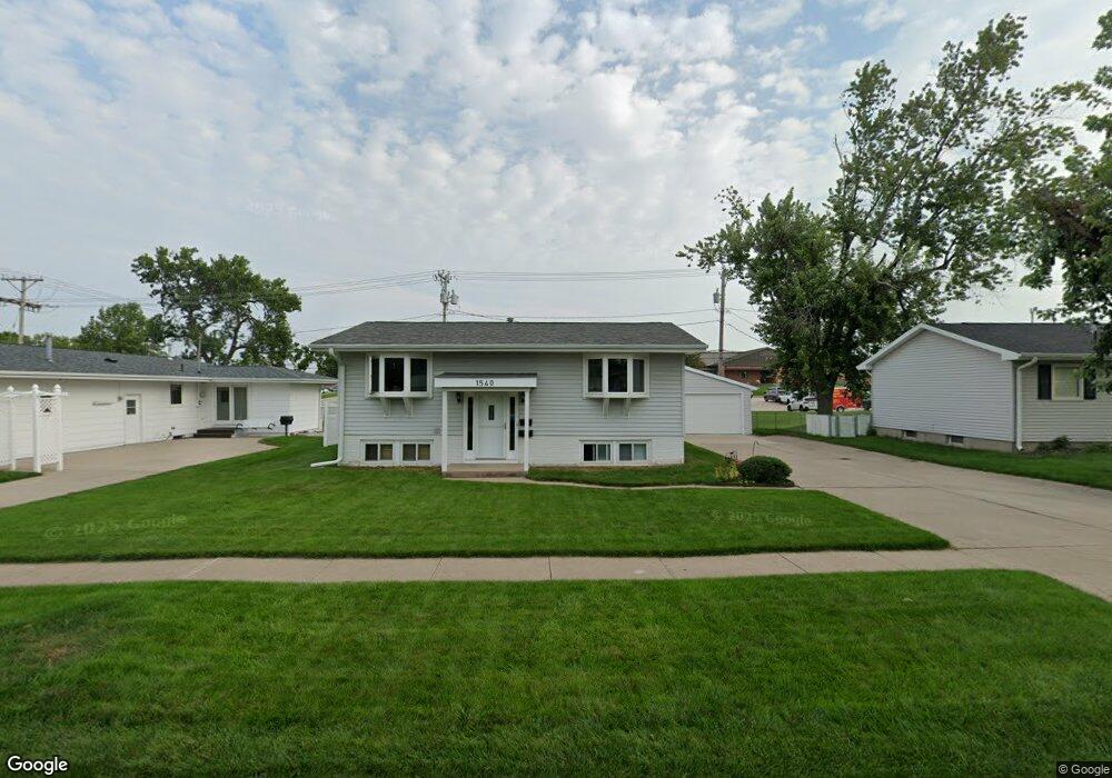 1540 Hillview Dr, Marion, IA 52302 - photo 1