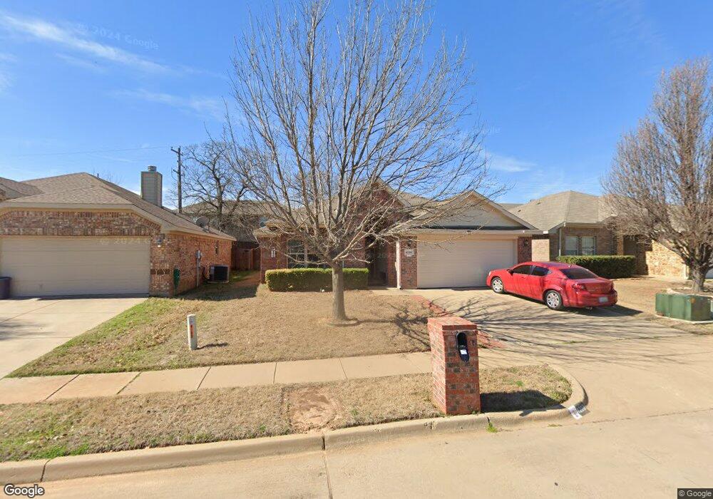 4200 Sapphire Ln, Granbury, TX 76049 - photo 1