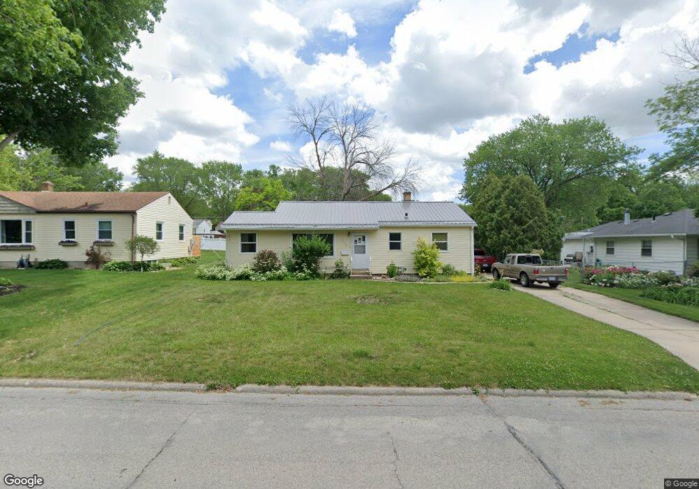 2116 Victory Dr, Cedar Falls, IA 50613 - photo 1