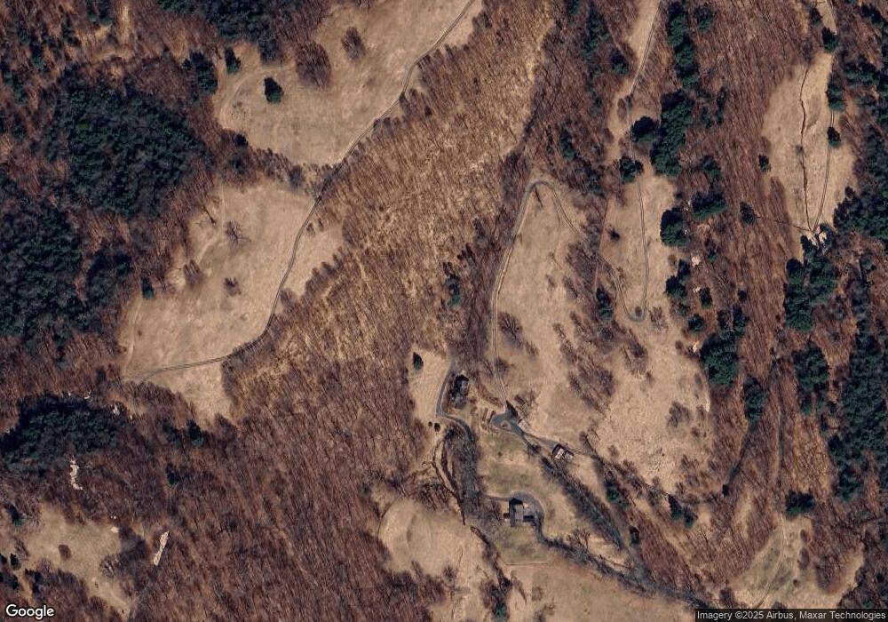 37 Maxham Rd, Pomfret, VT 05067 - photo 1