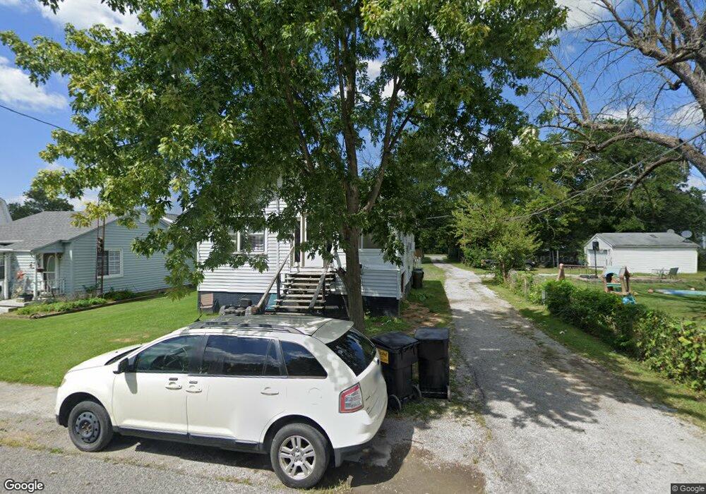 12 W Midkiff St, Harrisburg, IL 62946 - photo 1