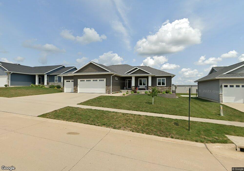 818 Main St S, Center Point, IA 52213 - photo 1