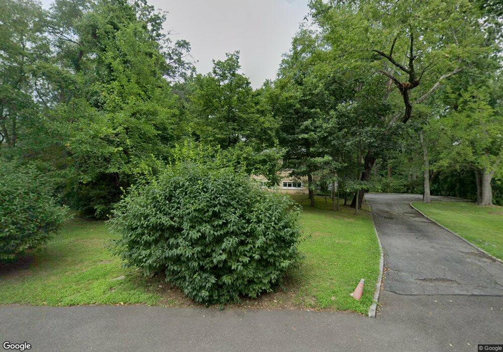 113 Hicks Ln, Great Neck, NY 11024 - photo 1