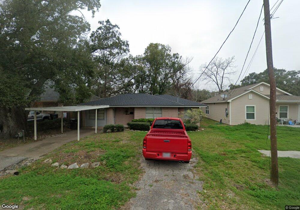 517 E Foley St, Alvin, TX 77511 - photo 1