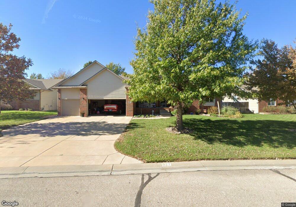 927 N Azure Cir, Wichita, KS 67235 - photo 1