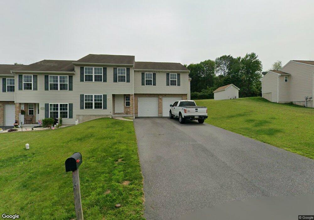 3432 Fury Ct, Slatington, PA 18080 - photo 1