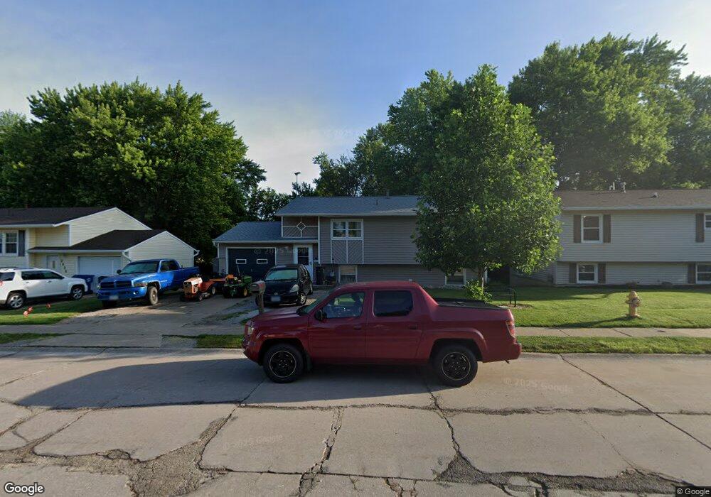 2622 W 56th St, Davenport, IA 52806 - photo 1