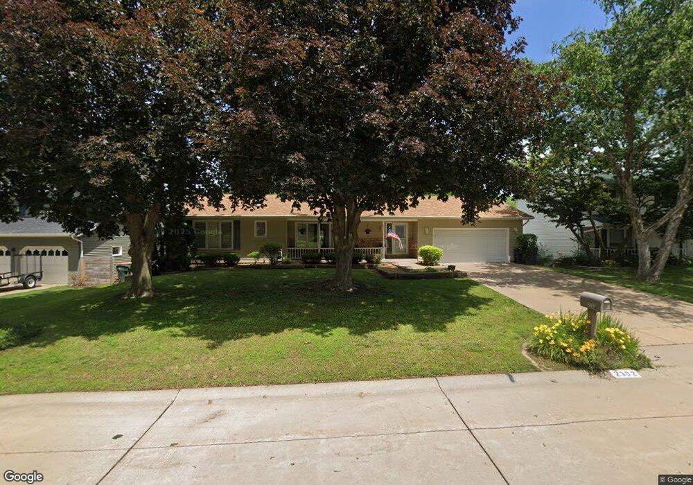 2302 E 46th Place, Davenport, IA 52807 - photo 1