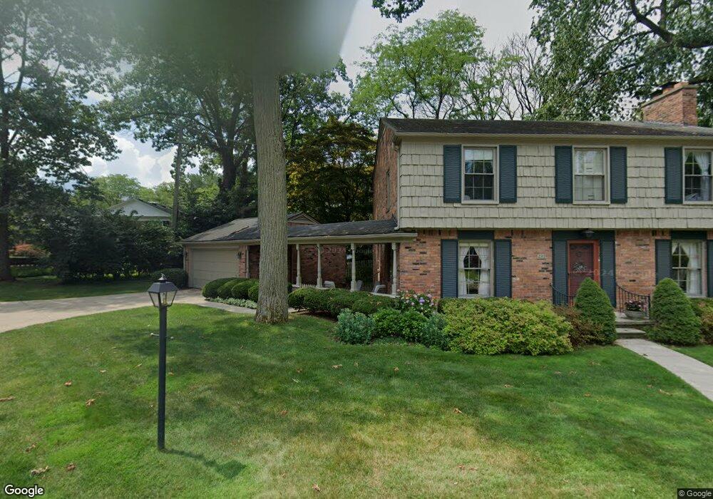 233 Dean Ln, Grosse Pointe Farms, MI 48236 - photo 1