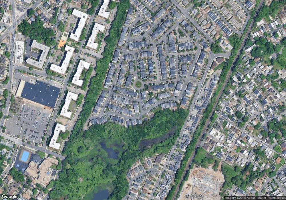 106 Circle Loop unit A, Staten Island, NY 10304 - photo 1