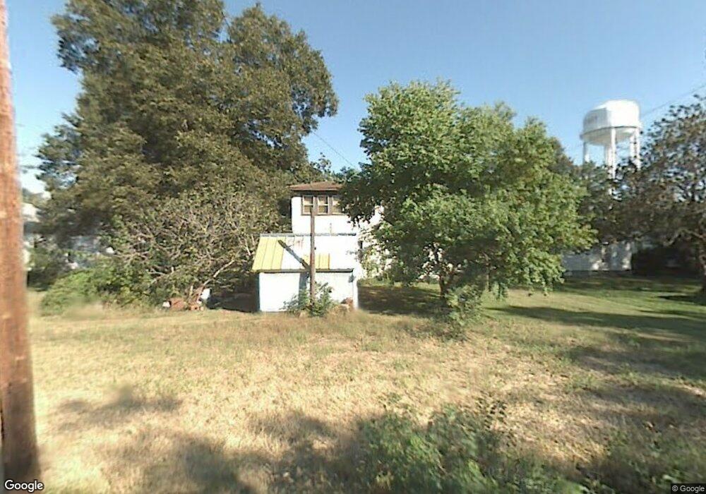 1412 S Maple St, Stuttgart, AR 72160 - photo 1